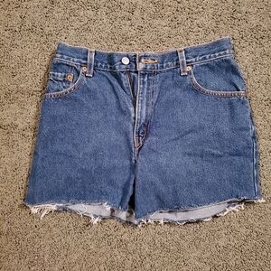 Levi's cutoffs